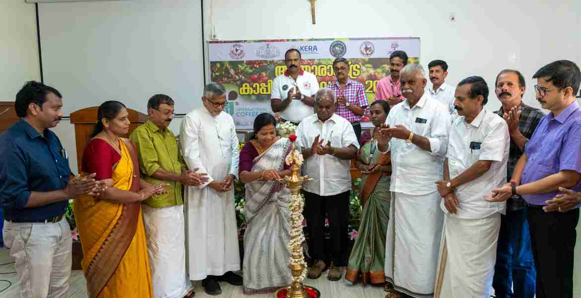 അന്താരാഷ്ട്രാ കാപ്പി ദിനാഘോഷങ്ങളുടെ ഭാഗമായി മാനന്തവാടിയിൽ സംഘടിപ്പിച്ച സെമിനാർ ഉഷ വിജയൻ എം.എൽ.എ ഉദ്ഘാടനം ചെയ്യുന്നു
