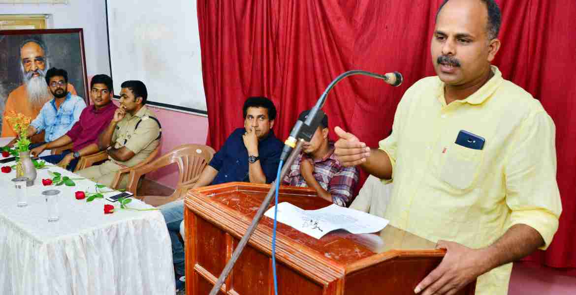 വിദ്യാര്‍ത്ഥി  സുരക്ഷാ സെമിനാറും  അതിജീവനം ഡോക്യുമെറ്ററി  ഫെസ്റ്റും ജില്ലാ പഞ്ചായത്തു പ്രസിഡണ്ട് കെ വി സുമേഷ് ഉദ്ഘാടനം ചെയ്യുന്നു