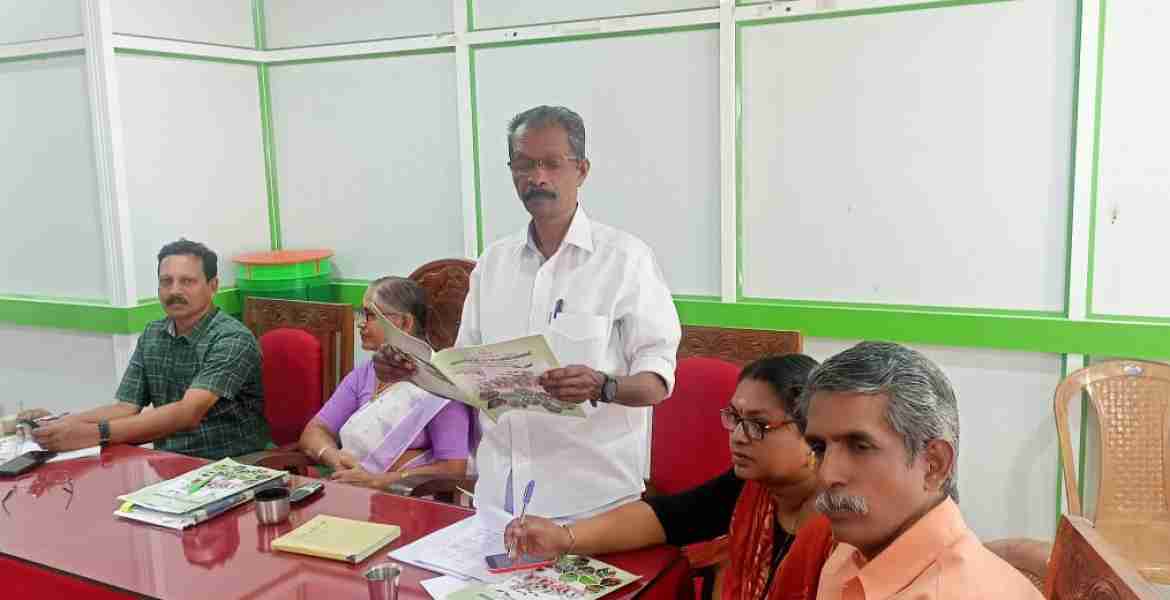 അയിരൂര്‍ ഗ്രാമപഞ്ചായത്ത് ബജറ്റ് പഞ്ചായത്ത് വൈസ് പ്രസിഡന്റ് വിക്രമന്‍ നാരായണന്‍ അവതരിപ്പിക്കുന്നു