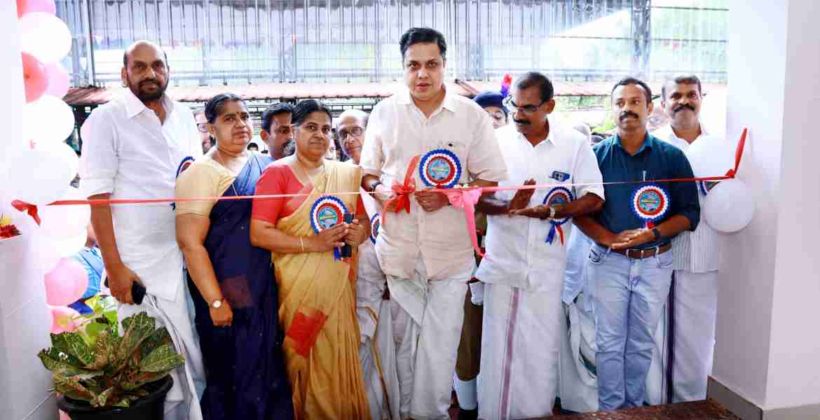 ചുഴലി ഗവ. ഹയര്‍ സെക്കൻഡറി സ്‌കൂള്‍ കെട്ടിടോദ്ഘാടനം നിയമസഭാ സ്പീക്കര്‍ അഡ്വ. എ.എന്‍ ഷംസീര്‍ നിർവഹിക്കുന്നു