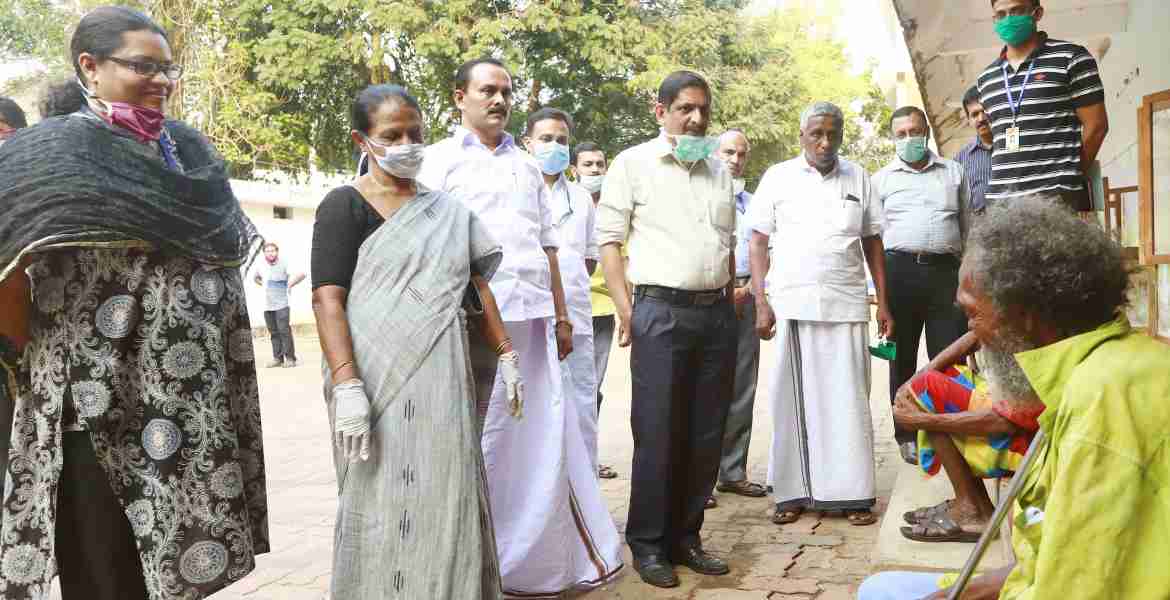 കോവിഡ് 19 പ്രതിരോധ പ്രവര്‍ത്തനവും ജില്ലാ കളക്ടര്‍ എച്ച്.ദിനേശന്‍ 