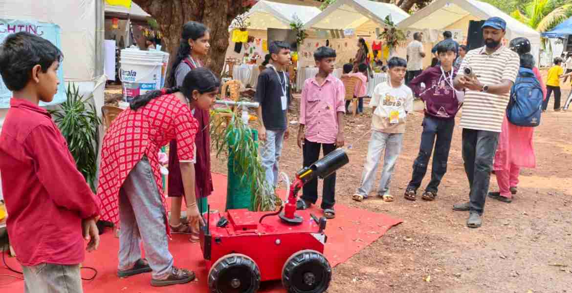 ചെറുപ്രായം വലിയ ചിന്തകൾ; ഫയർ ഫയ്റ്റിംഗ് റോബോട്ടുമായി ആറാം ക്ലാസുകാരി 