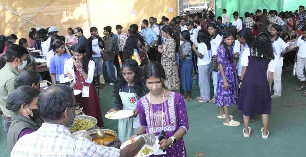 രുചി മേളമൊരുക്കി സർഗ്ഗോത്സവം 2025