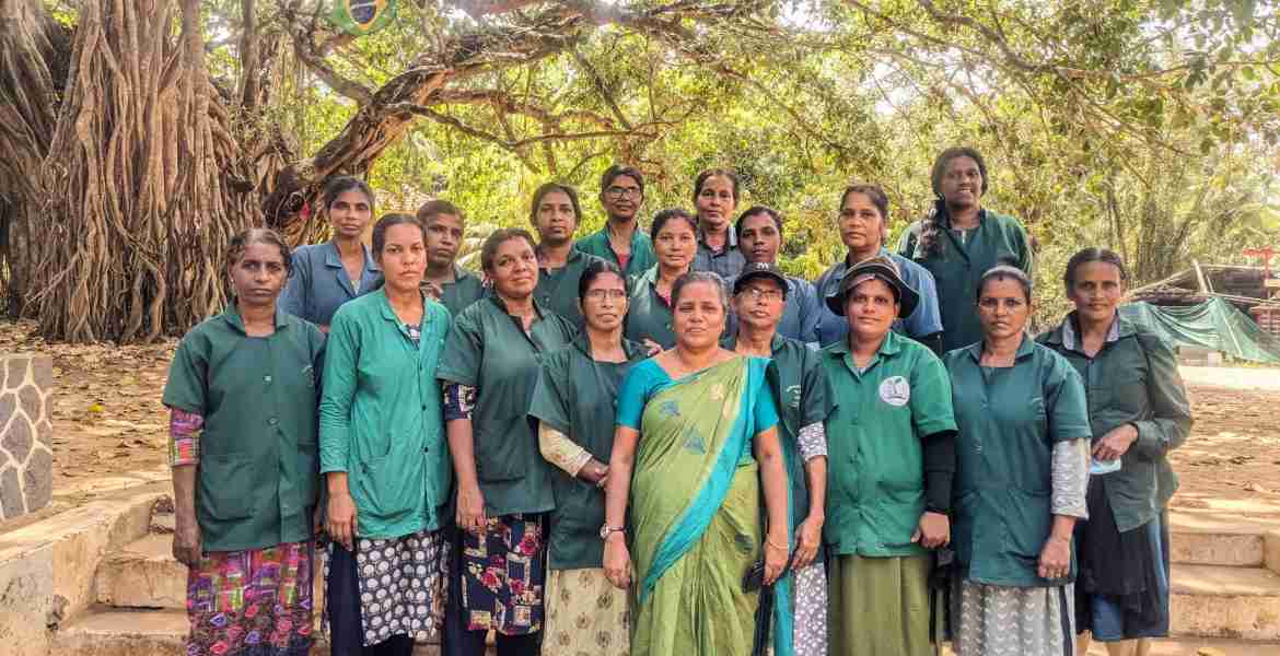 കണ്ണപുരം ഗ്രാമപഞ്ചായത്തിലെ സംരംഭക കൂട്ടായ്മയായ ഹരിതശ്രീയുടെ പ്രവർത്തകർ 