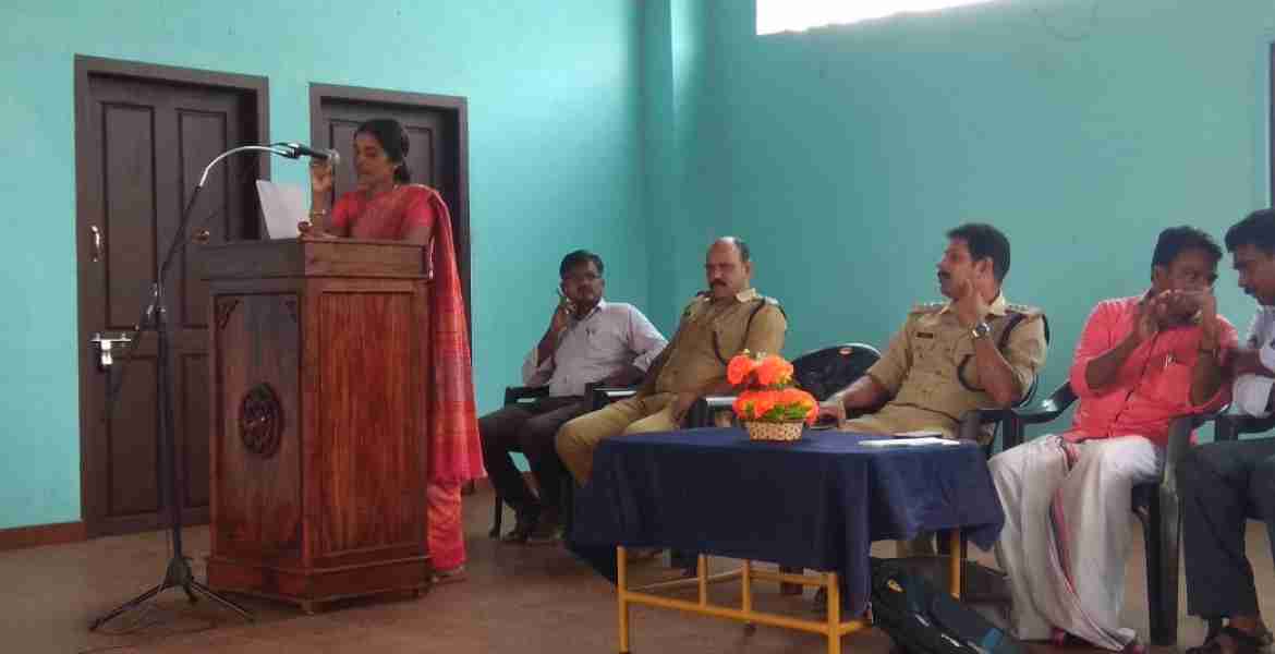 ജില്ലാ സാക്ഷരതാ സമിതിയും ചീമേനി തുറന്ന ജയില്‍ വെല്‍ഫയര്‍കമ്മിറ്റിയും സംയുക്തമായി നടത്തിയ വായനാ ദിനാഘോഷം കയ്യൂര്‍ ചീമേനി ഗ്രാമപഞ്ചായത്ത് ആരോഗ്യവിദ്യാഭ്യാസ സ്റ്റാന്‍ഡിംഗ് കമ്മിറ്റി ചെയര്‍പേഴ്‌സണ്‍ കെ.പി രജനി ഉദ്ഘാടനം ചെയ്യുന്നു. 