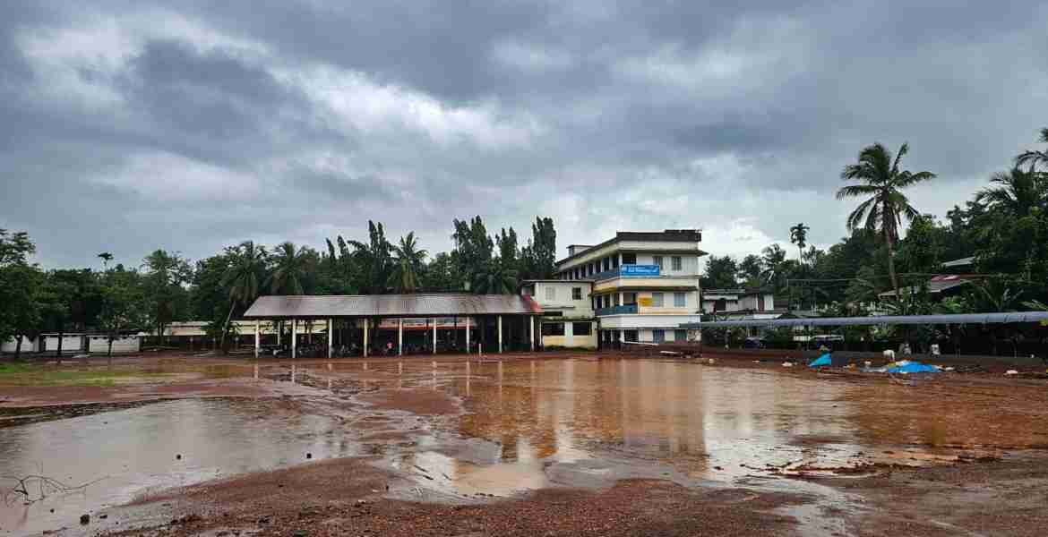 കരിവെള്ളൂർ ഏ വി സ്മാരക ഗവ.ഹയർ സെക്കന്ററി സ്‌കൂൾ ഗ്രൗണ്ട്