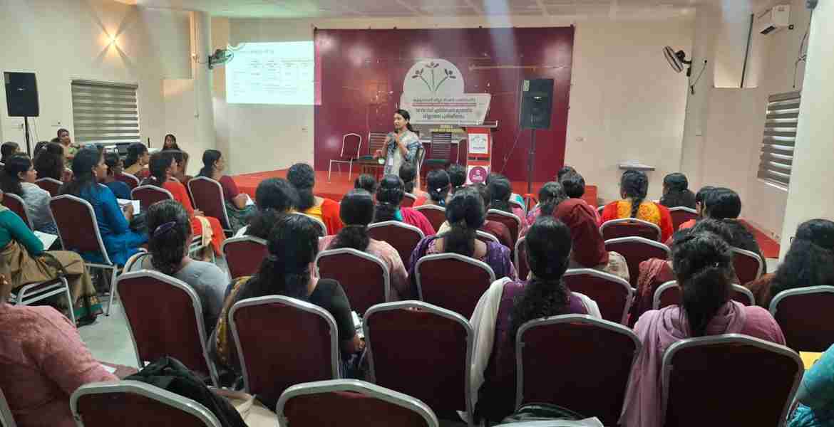 കുടുബശ്രീ ജില്ലാ മിഷന്റെ നേതൃത്വത്തില്‍ കുളനട കുടുബശ്രീ പ്രീമിയം കഫേയില്‍ നടന്ന ബോധവല്‍കരണ ക്ലാസ്