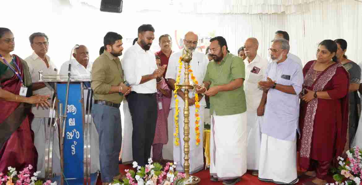 കുന്നന്താനം സ്മാര്‍ട്ട് വില്ലേജ് ഓഫീസിന്റെ ഉദ്ഘാടനം റവന്യു വകുപ്പ് മന്ത്രി കെ രാജന്‍ നിര്‍വഹിക്കുന്നു