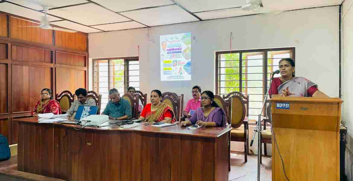 സംസ്ഥാന സര്‍ക്കാരിന്റെ നാലാം വാര്‍ഷികത്തിന്റെ ഭാഗമായി സംഘടിപ്പിക്കുന്ന 'എന്റെ കേരളം' പ്രദര്‍ശന വിപണന മേളയുമായി ബന്ധപ്പെട്ട് മയ്യിൽ ഗ്രാമപഞ്ചായത്തിൽ സംഘടിപ്പിച്ച ക്വിസ്, പെന്‍സില്‍ ഡ്രോയിംഗ് മത്സരങ്ങള്‍ പഞ്ചായത്ത് പ്രസിഡന്റ് ഉദ്ഘാടനം ചെയ്യുന്നു.