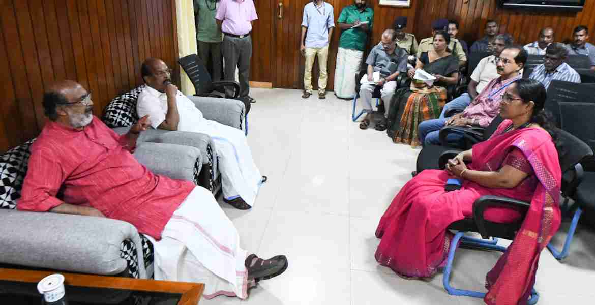 ക്യാമ്പുകളിൽ മൂന്ന് ദിവസത്തേക്കാവശ്യമുള്ള  സാധനങ്ങൾ ഉടൻ വിതരണം ചെയ്യും