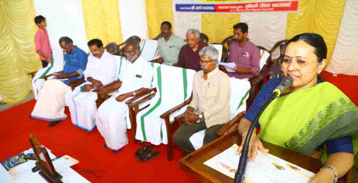 മൂലൂര്‍ സ്മാരക അവാര്‍ഡ് സമര്‍പ്പണ ചടങ്ങ് ആരോഗ്യവകുപ്പ് മന്ത്രി വീണാ ജോര്‍ജ് ഉദ്ഘാടനം ചെയ്യുന്നു
