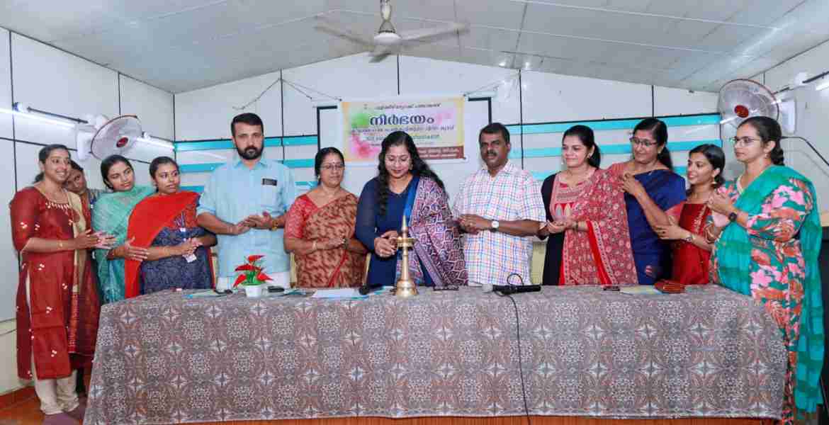പുളിക്കീഴ് ബ്ലോക്ക് പഞ്ചായത്തില്‍ സംഘടിപ്പിച്ച നിര്‍ഭയം ക്യാമ്പ് ഉദ്ഘാടനം പ്രസിഡന്റ് സി കെ അനു നിര്‍വഹിക്കുന്നു
