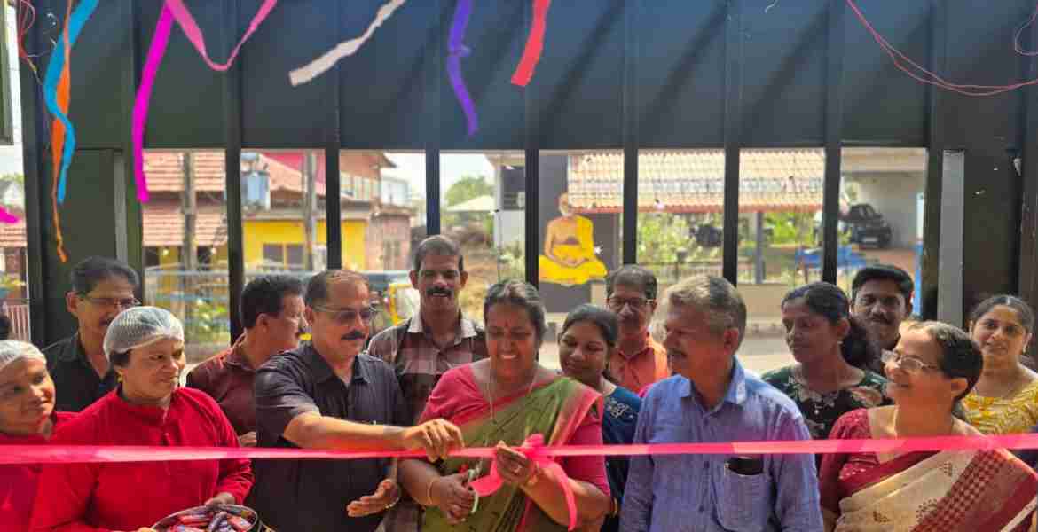 പനയത്താംപറമ്പില്‍ മീറ്റ് പോയിന്റ് ടേക്ക് എവേ കൗണ്ടര്‍ പ്രവര്‍ത്തനമാരഭിച്ചു
