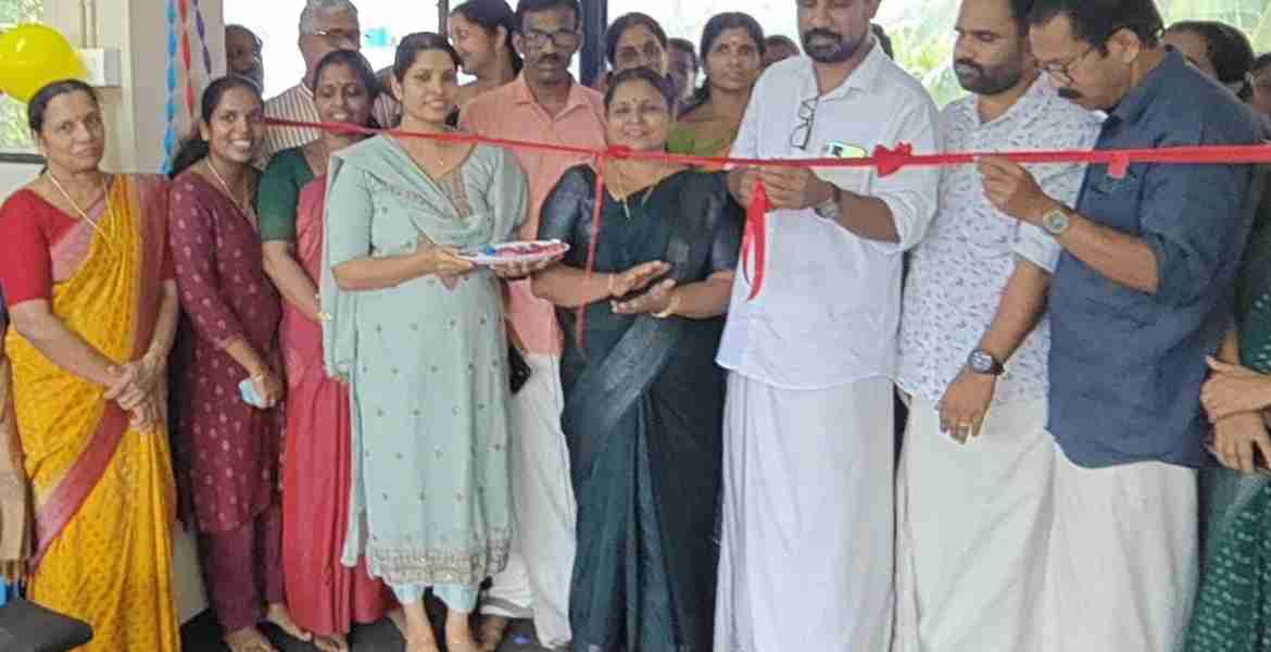 പേരാമ്പ്ര ഗ്രാമപഞ്ചായത്തിൽ ആരംഭിച്ച വനിതാ വെൽനെസ്സ് സെന്റർ ഗ്രാമപഞ്ചായത്ത് പ്രസിഡന്റ് വി കെ പ്രമോദ് ഉദ്ഘാടനം ചെയ്യുന്നു