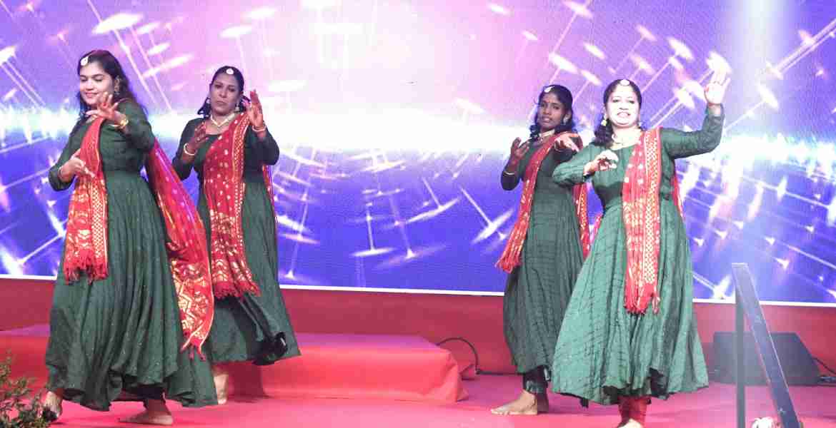 കണ്ണൂർ സിറ്റി വനിതാ പോലീസ് ഓഫീസർമാർ അവതരിപ്പിച്ച സിനിമാറ്റിക് ഡാൻസ്