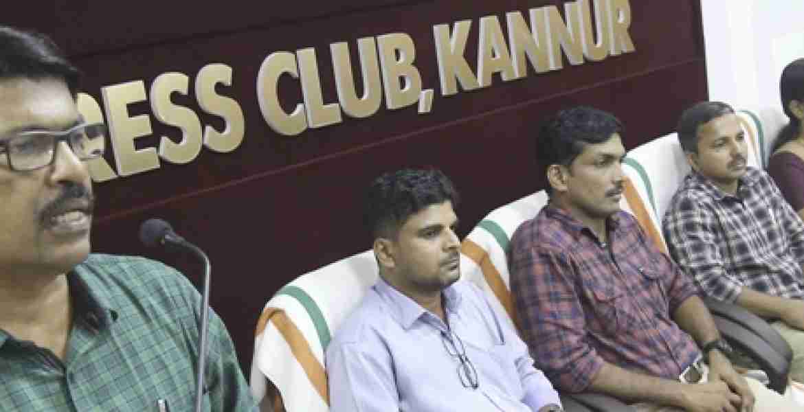 ഭക്ഷ്യ സുരക്ഷാ നിയമത്തെക്കറിച്ച് മാധ്യമപ്രവര്‍ത്തകര്‍ക്കായി ജില്ലാ സപ്ലൈസ് ഓഫീസ് സംഘടിപ്പിച്ച സെമിനാര്‍ ജില്ലാ സപ്ലൈ ഓഫിസര്‍ കെ മനോജ് കുമാര്‍ ഉദ്ഘാടനം ചെയ്യുന്നു