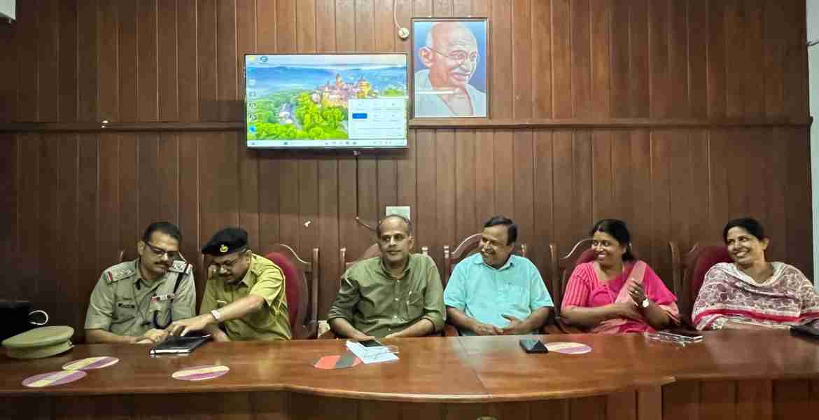 പുതിയതെരുവിൽ നടപ്പാക്കിയ ഗതാഗത പരിഷ്കരണം സംബന്ധിച്ചുള്ള  ട്രാഫിക് റെഗുലേറ്ററി കമ്മിറ്റി യോഗത്തിൽ കെ വി സുമേഷ് എംഎൽഎ സംസാരിക്കുന്നു