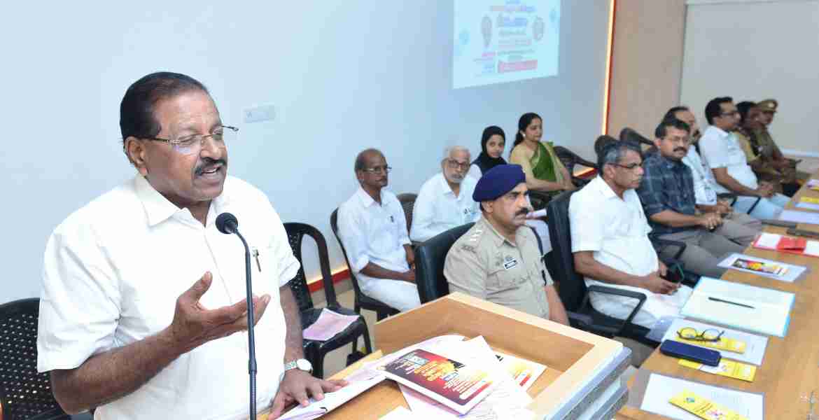 കണ്ണൂർ ജില്ലാ ഭരണകൂടം,ജില്ലാ സാമൂഹ്യ നീതി ഓഫീസ്, സെൻ്റ് ജോസഫ്സ് കോളേജ് പിലാത്തറയും സംയുക്തമായി സംഘടിപ്പിച്ച  ലഹരി വിരുദ്ധ ദിനാചരണ ജില്ലാ തല പരിപാടിയുടെ ഉദ്ഘാടനം രാജ്മോഹൻ ഉണ്ണിത്താൻ എം പി നിർവ്വഹിക്കുന്നു