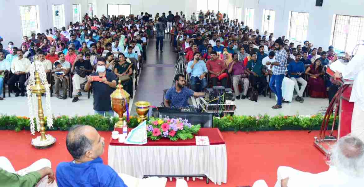 സംസ്ഥാനതല അധ്യാപക ദിനാഘോഷം കണ്ണൂര്‍ ജവഹര്‍ ഓഡിറ്റോറിയത്തില്‍ വിദ്യാഭ്യാസ തൊഴില്‍ വകുപ്പ് മന്ത്രി വി ശിവന്‍കുട്ടി ഉദ്ഘാടനം ചെയ്യുന്നു