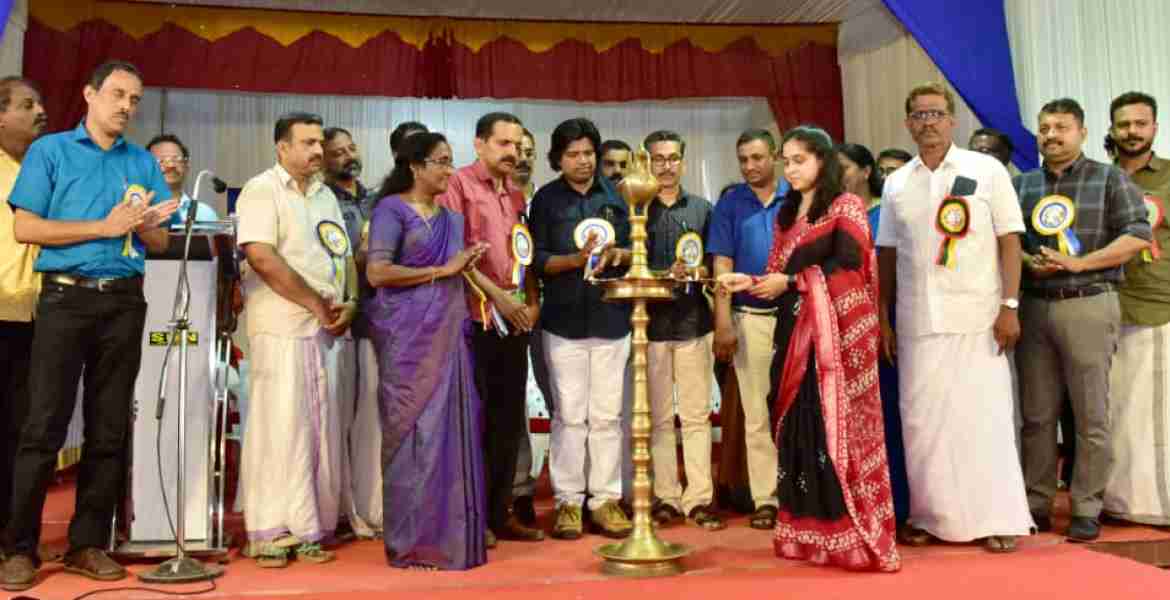 കണ്ണൂർ റവന്യൂ ജില്ല സ്കൂൾ കലോത്സവം അസിസ്റ്റന്റ് കളക്ടർ എഹ്തെദ മുഫസിർ ഉദ്‌ഘാടനം ചെയ്യുന്നു