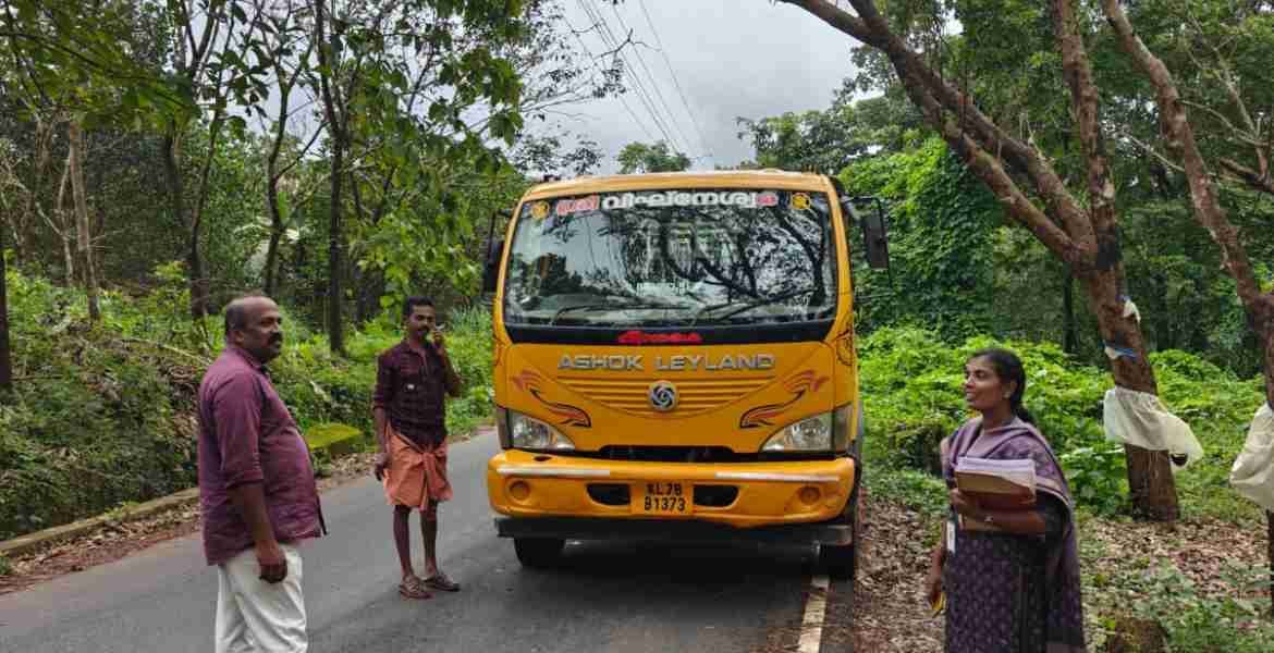 പരിശോധന തുടരുന്നു; അനധികൃതമായി ചെങ്കല്ല് കടത്തിയ 6 വാഹനങ്ങള്‍ക്ക് പിഴ