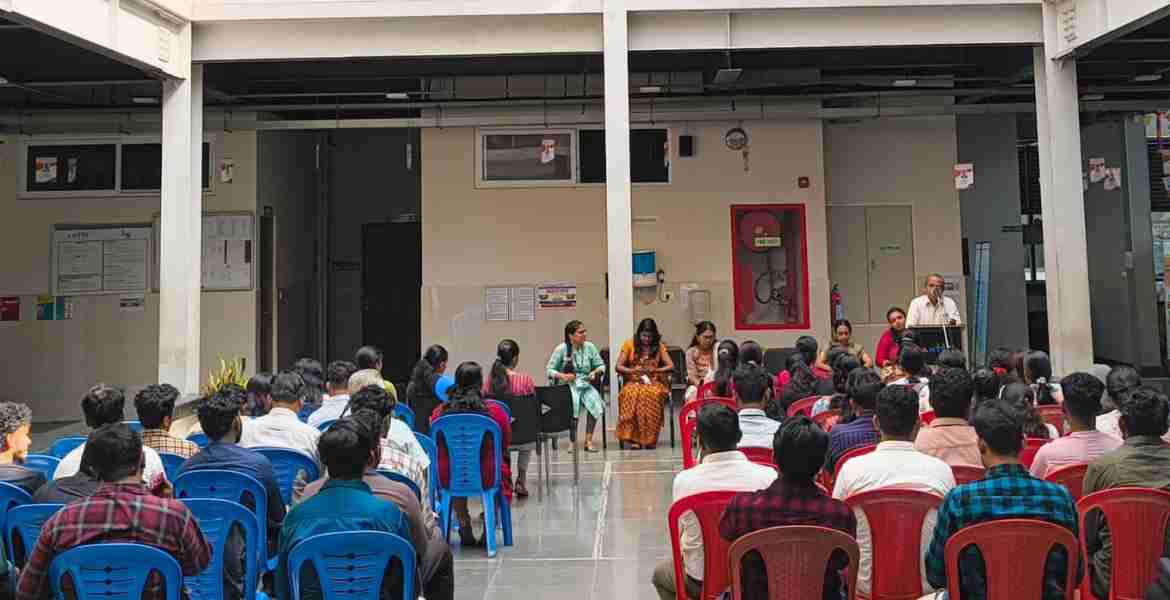 സംസ്ഥാന സർക്കാരിന്റെ വിജ്ഞാനകേരളം പദ്ധതിയുടെ ഭാഗമായി പാലയാട് കമ്മ്യൂണിറ്റി സ്‌കിൽ പാർക്കിൽ സംഘടിപ്പിച്ച തൊഴിൽമേള