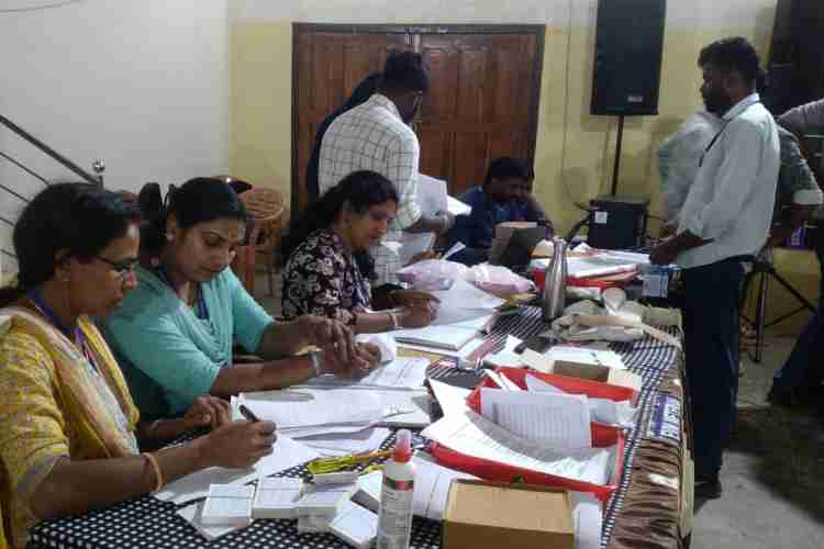 റാന്നി സെന്റ് തോമസ് കോളജില്‍ നടന്ന ഇവിഎം കമ്മീഷനിങ്