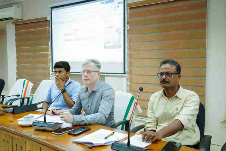 നിയമസഭ തെരഞ്ഞെടുപ്പ് മുന്നൊരുക്കത്തിന്റെ ഭാഗമായി ചേര്‍ന്ന നോഡല്‍ ഓഫീസര്‍മാരുടെയും അസി. നോഡല്‍ ഓഫീസര്‍മാരുടെയും റിട്ടേണിങ് ഓഫീസര്‍മാരുടെയും യോഗം