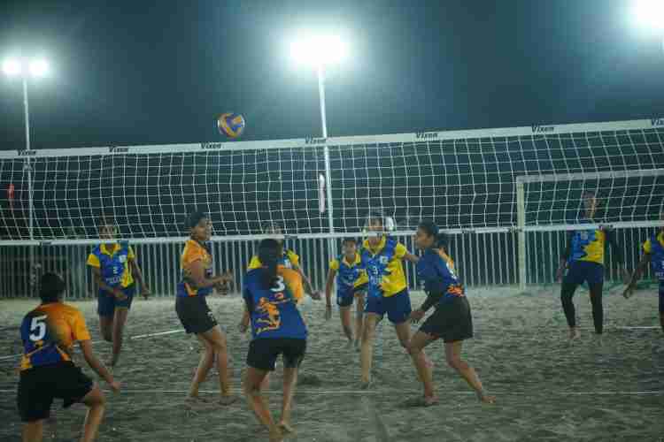 ബേപ്പൂർ വാട്ടര്‍ ഫെസ്റ്റിന്റെ പ്രചാരണാര്‍ഥം സംഘടിപ്പിച്ച വോളിബോൾ മത്സരത്തിൽനിന്ന്