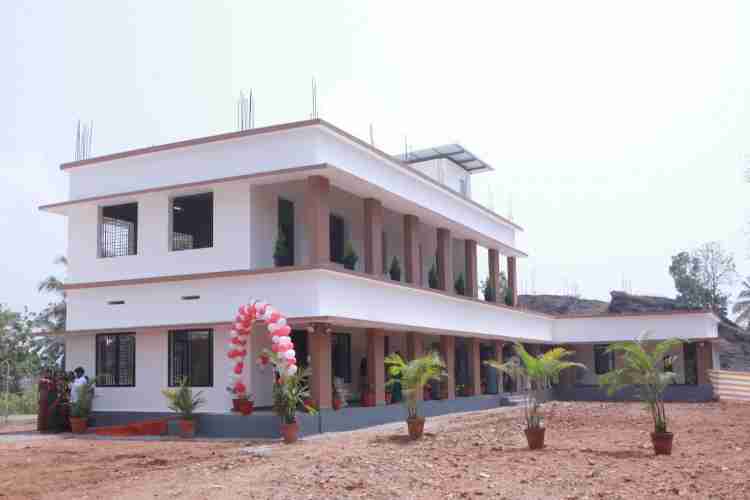 പത്തനംതിട്ട സ്‌കൂള്‍ ഓഫ് ടെക്നോളജി ആന്‍ഡ് അപ്ലൈഡ് സയന്‍സ് പുതിയ കെട്ടിട ഉദ്ഘാടനം  മന്ത്രി വീണാ ജോര്‍ജ് നിര്‍വഹിക്കുന്നു