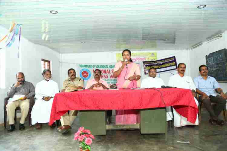 പരിപാടിയുടെ ഉദ്ഘാടനം നിര്‍വഹിച്ച് പഞ്ചായത്ത് പ്രസിഡന്റ് റിന്‍സി സിബി സംസാരിക്കുന്നു.
