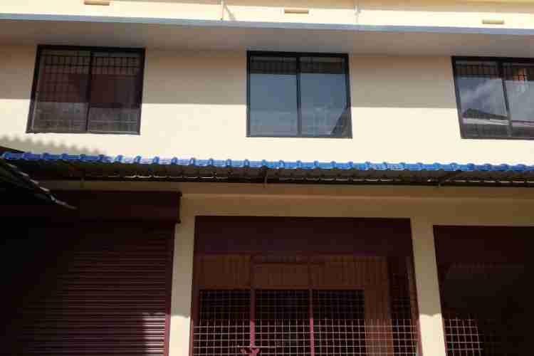  ഭരണപരിഷ്‌കാര കമ്മീഷന്‍ ചെയര്‍മാനും മലമ്പുഴ എംഎല്‍എയുമായ വിഎസ് അച്യുതാനന്ദന്റെ ആസ്തി വികസന ഫണ്ടില്‍ നിന്നും 50 ലക്ഷം രൂപ ചെലവഴിച്ച് നിര്‍മ്മിച്ച അകത്തേത്തറ കൃഷിഭവന്‍ കെട്ടിടം.