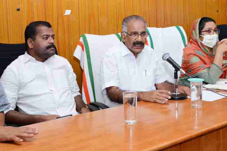 ഗതാഗത വകുപ്പ് മന്ത്രി എ.കെ.ശശീന്ദ്രന്റെ അധ്യക്ഷതയില്‍ കളക്‌ട്രേറ്റില്‍ ചേര്‍ന്ന സര്‍വ്വകക്ഷി യോഗം