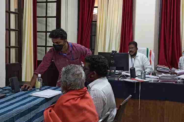 സഫലം 2020: ദേവികുളം താലൂക്ക് അദാലത്തില്‍ ഓണ്‍ലൈന്‍ പരാതി  പരിഹാരവുമായി ജില്ലാ കളക്ടര്‍