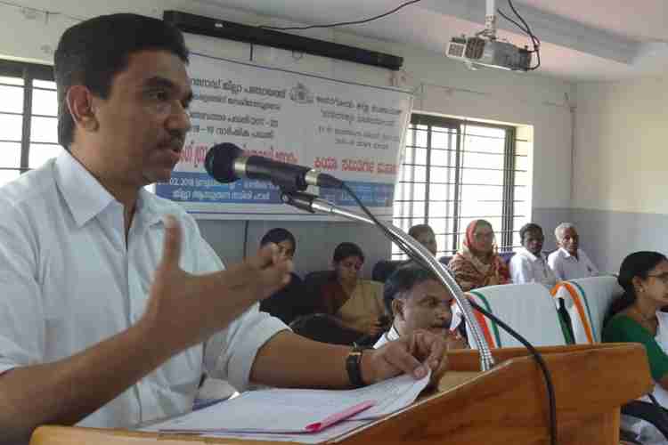 ഡിപിസി ഹാളില്‍ ജില്ലാ പഞ്ചായത്തിന്റെ 2018-19 വാര്‍ഷിക പദ്ധതി രൂപികരിക്കുന്നതുമായി ബന്ധപ്പെട്ട വര്‍ക്കിംഗ് ഗ്രൂപ്പ് ജനറല്‍ബോഡി യോഗം ജില്ലാ പഞ്ചായത്ത് പ്രസിഡന്റ് എജിസി ബഷീര്‍ ഉദ്ഘാടനം ചെയ്യുന്നു.         