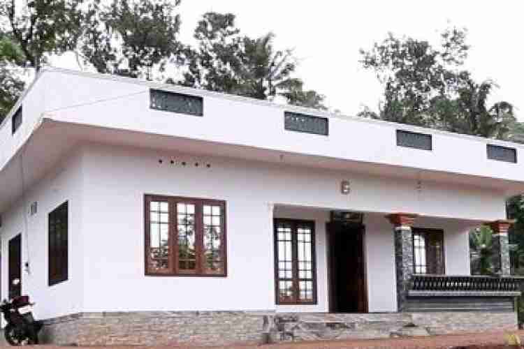 താന്നിപ്പൊതിയില്‍ഔസേപ്പിനു കെയര്‍ഹോം പദ്ധതിയിലുള്‍പ്പെടുത്തി നിര്‍മിച്ച വീട്