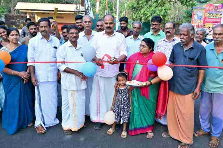നവീകരിച്ച ചിറക്കല്‍ കല്ലടത്തോട് നരിക്കുണ്ട് വയല്‍റോഡ് ഉദ്ഘാടനം ചെയ്തു