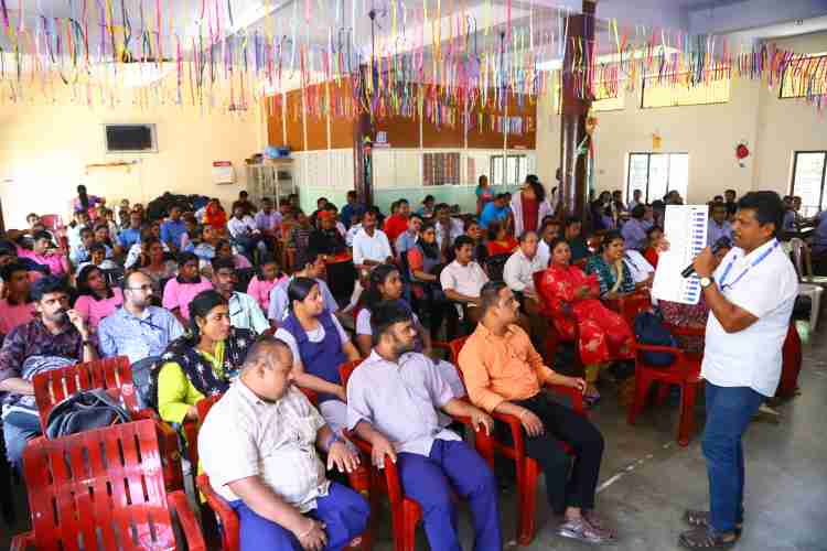 പത്തനംതിട്ട പ്രകാശധാര സ്പെഷ്യല്‍ സ്‌കൂളില്‍ സംഘടിപ്പിച്ച വോട്ടര്‍ ബോധവല്‍ക്കരണ ക്ലാസ്