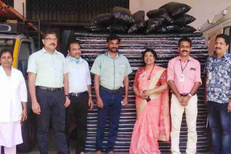 തൊടുപുഴയിലെ കൊറോണ വാര്‍ഡിലേക്ക് സഹായഹസ്തം